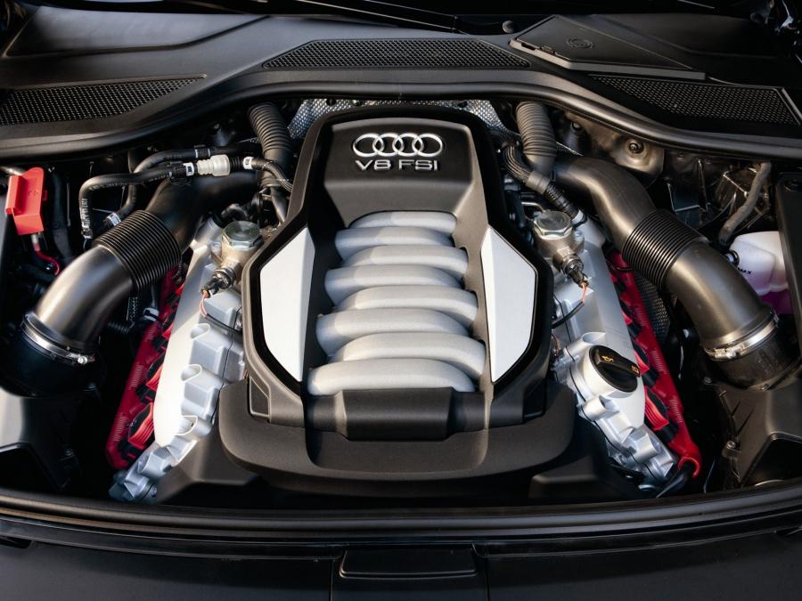 Моторный отсек Audi A8 L 4.2 FSI Quattro (D4) 2010 года  (NA) (фото 6 из 17)